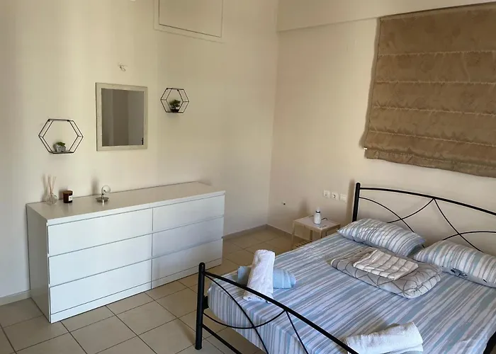 Tzitzifianaki ハニア