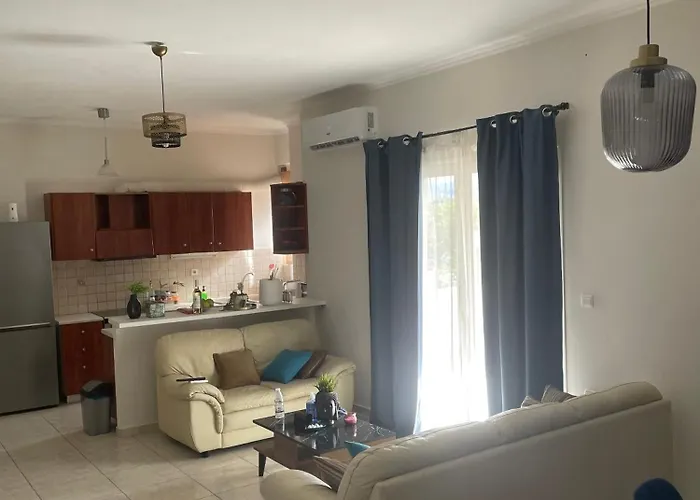 アパート Tzitzifianaki *